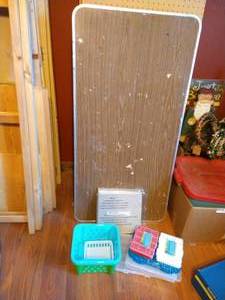 lot 435 image: Metal Table wOrganizer Bins