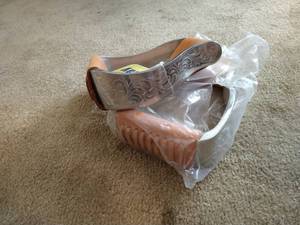 lot 451 image: NEW Aluminum Etched Stirrups