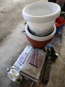 lot 520 image: Gardening Lot