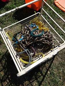 lot 524 image: Wire Basket With Rope, Twine, Horse Leads, Etc