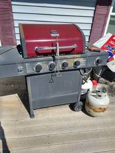 lot 547 image: Propane Grill & Tanks