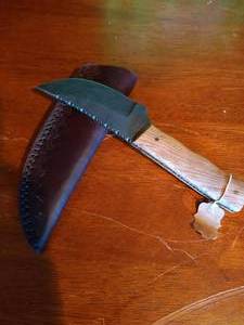 lot 581 image: Full Tang Damascus Steel Knife & Sheath