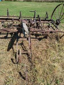 lot 583 image: Antique Farm Implement