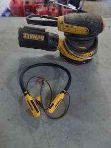 Dewalt Orbital Sander & Blue Tooth Headphones