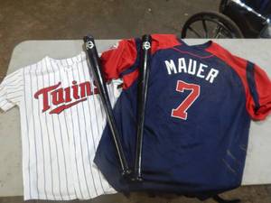 2-Twins Jerseys, 2-Bats
