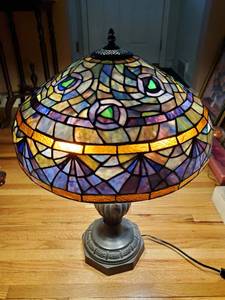Tiffany Style Stained Glass Lamp