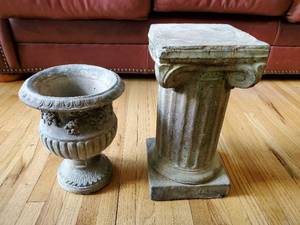 Resin Planter With Stand