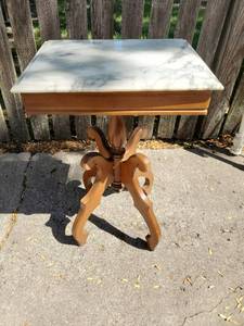 Marble-Top Victorian Mahogany End table
