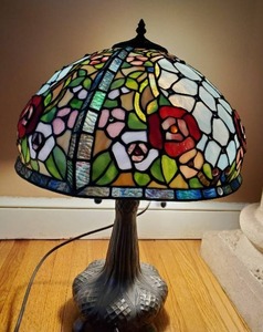 Tiffany Style Stained Glass Lamp