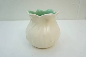red wing vase
