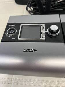 lot 11 image: MSRP $2400 ResMed S9 Autoset EPR&nbspCPAP -&nbspVPAP Bi-Level with H5i Humidifier includes Data Card, Travel Bag & Power Cord - Great Working Condition