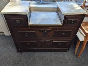 lot 81 image: Vintage Marble Topped Art Deco Dresser
