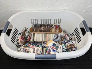 lot 25 image: Huge Collection of NHL Hockey Cards Wayne Gretzky and Many More