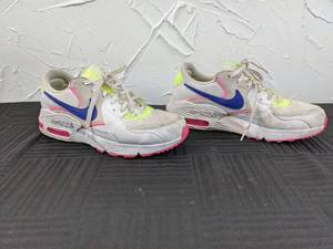 lot 41 image: Nike Air Max Excee Womens Shoes Size 9