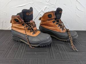 lot 44 image: Columbia Boots Mens Size 10