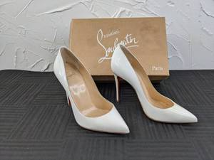 lot 48 image: Christian Louboutin Womens Size 7 Heels