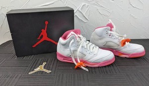 lot 10 image: Nike Air Jordan 5 Retro Youth Size 5.5