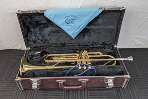 lot 9 image: Yamaha Brass Trumpet with Case