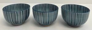 Three Vintage Japanese Ceramic Tea Cups Musubi Kiln  2 14 x 3 14 (No Chips Or Cracks)