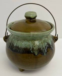 Vintage Drip Glaze Green Pottery Pot With Lid USA On Bottom 8 12 x 8 12 (No Cracks Or Chips Present)