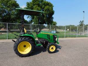 John Deere 3032E Compact MFWD Tractor