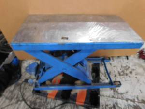 Electric Lift Table