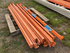 lot 8 image: 11 Pallet Racking Shelf Beams 83