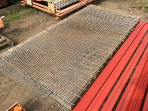lot 15 image: 2 4 x 8 Sheets Woven Wire