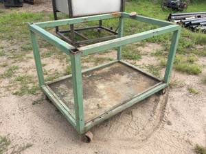 lot 23 image: Heavy Duty 48 x 34 x 35 Rolling Cart