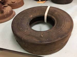 lot 46 image: 4.103.50-5 Rubber Tire Slick
