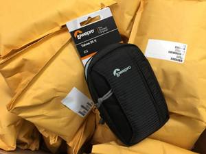 lot 68 image: 50 Lowepro Tahoe 25 phone-camera-gadget cases