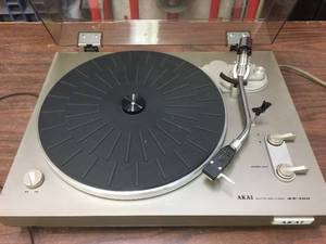 lot 88 image: Vintage AKAI AP-100 Auto Return Record Player