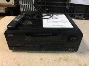 lot 89 image: KLH R5000 Surround Receiver with Remote
