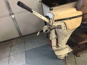 lot 110 image: Vintage Sears Ted Williams 7.5hp Outboard Motor