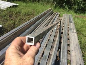 lot 137 image: 1 Pc Aluminum Square Tube 1 x 1