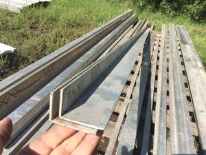 lot 141 image: 2 Pc Aluminum Angle 2 38 x 1 12 x 18 Thick