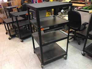 lot 166 image: Luxor Rolling Metal Cart 28 x 24 x 54