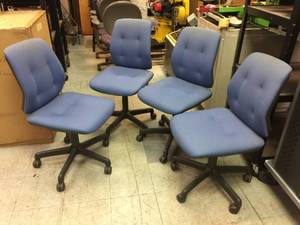 lot 177 image: 4 Blue Office Chairs