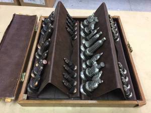 lot 188 image: Vintage Kingsway Metal Chess Set