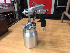 lot 40 image: Earlex Pro-8 Style Pressure Feed HVLP Spray Gun - Like New