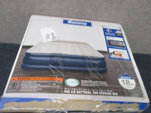Bestway TriTech 18H Airbed with Bu...