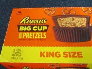 16 -2.6 oz Reeses Big Cup with Pre...