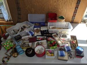 lot 110 image: Collection of Costume Jewelry Rings, Bracelets, Earrings, Necklaces and More
