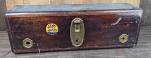 lot 225 image: Vintage RCA Radiola 18 Wood Case Tube Radio