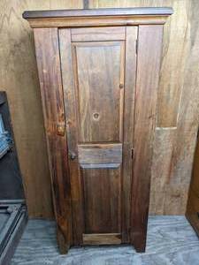 lot 262 image: Tall Vintage Wood Cabinet