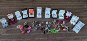 lot 282 image: A Beautiful Collection of Fashion Rings in Various Sizes