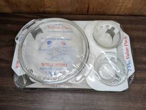lot 295 image: NEW Anchor Hocking 7 pc. Value Pack Casserole, Baking Dish and Custard Bowls
