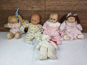 lot 145 image: An Assortment of Cabbage Patch, Gunn, and Baby Dolls (5)