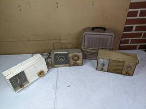 lot 347 image: RCA Victor Radio, (2) GE Clock Radios, Heater