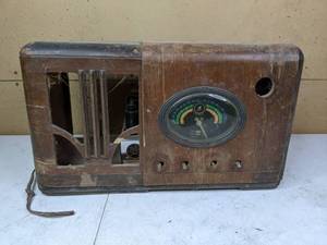 lot 343 image: Vintage Airline Radio